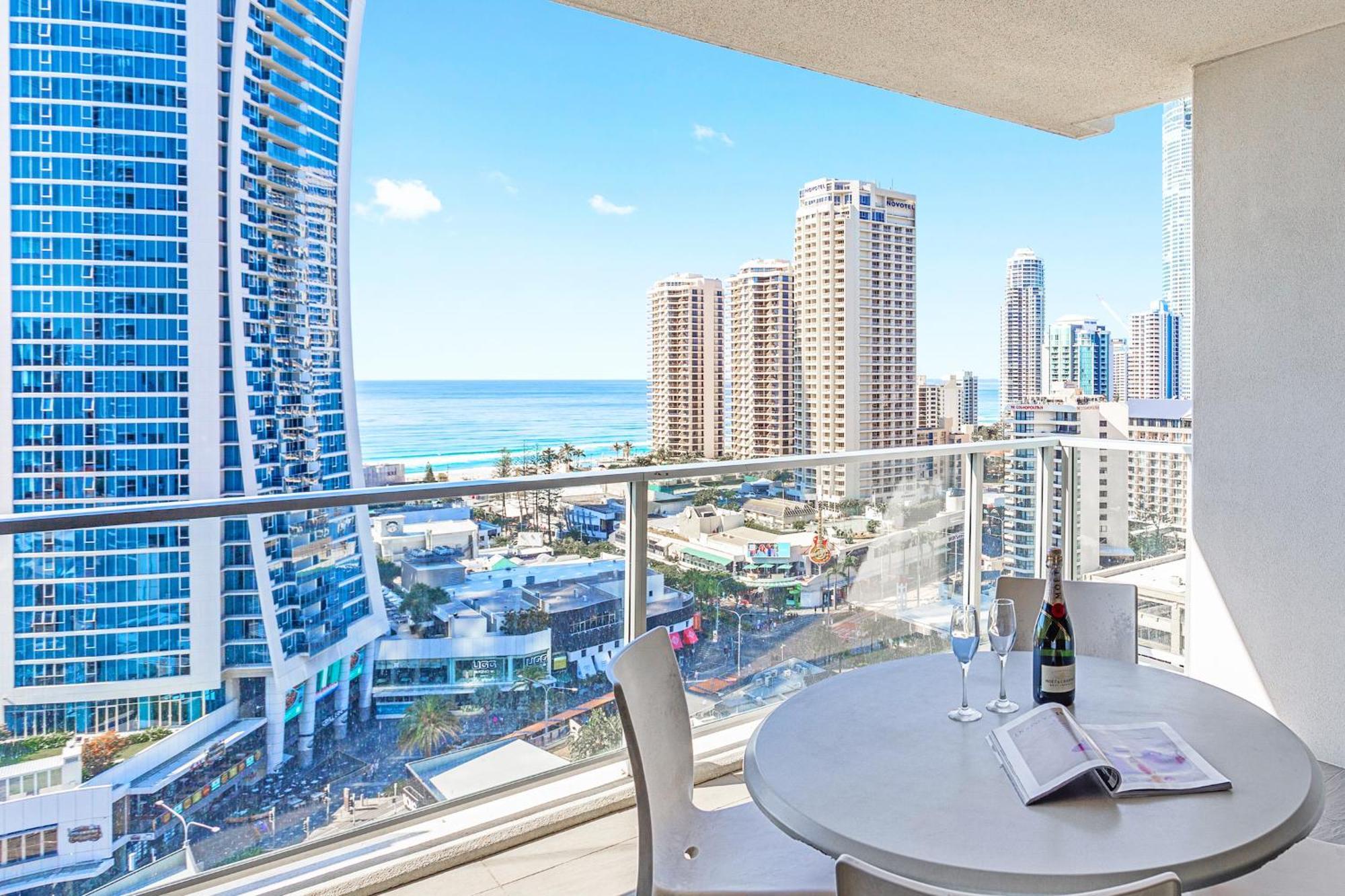 Holiday Holiday Circle On Cavill Apartments Gold Coast Szoba fotó