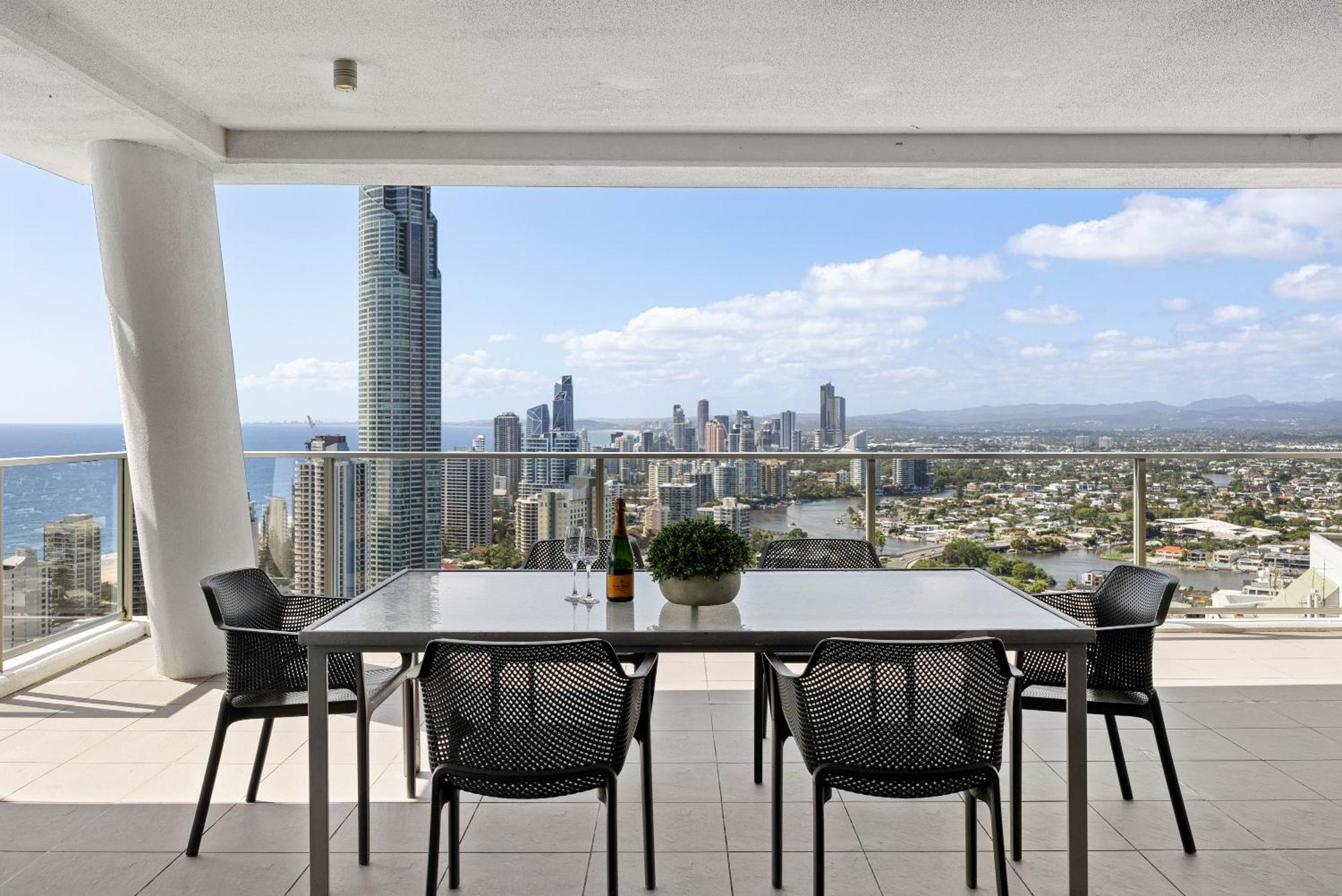 Holiday Holiday Circle On Cavill Apartments Gold Coast Szoba fotó